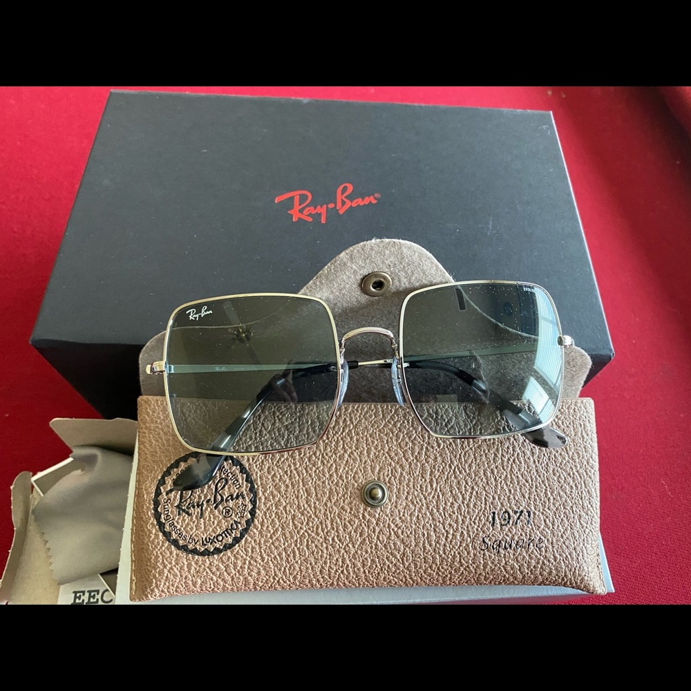 Ray Ban 1971 square glasses